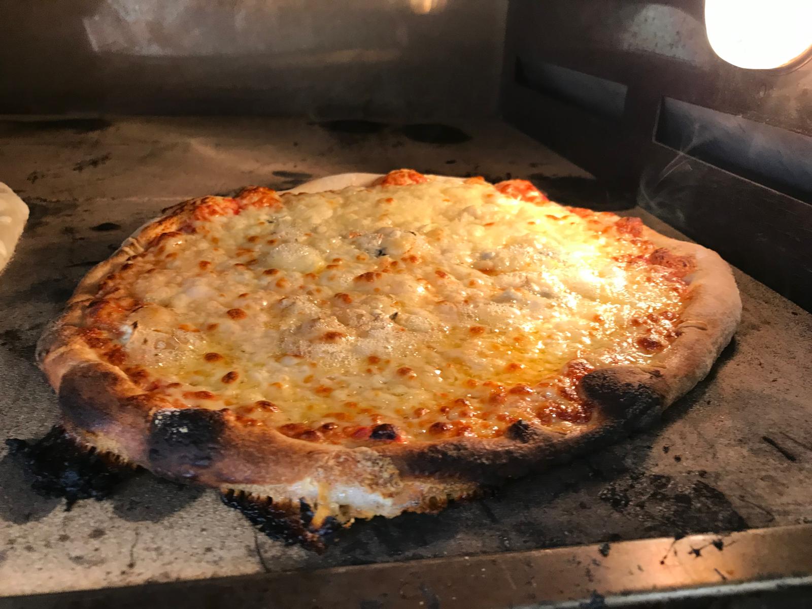 Pizza jambon fromages